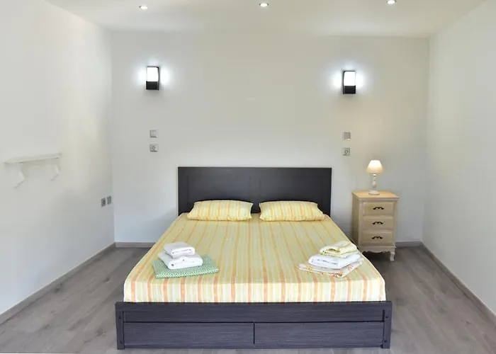 Dolce Vita-roof * Kavala